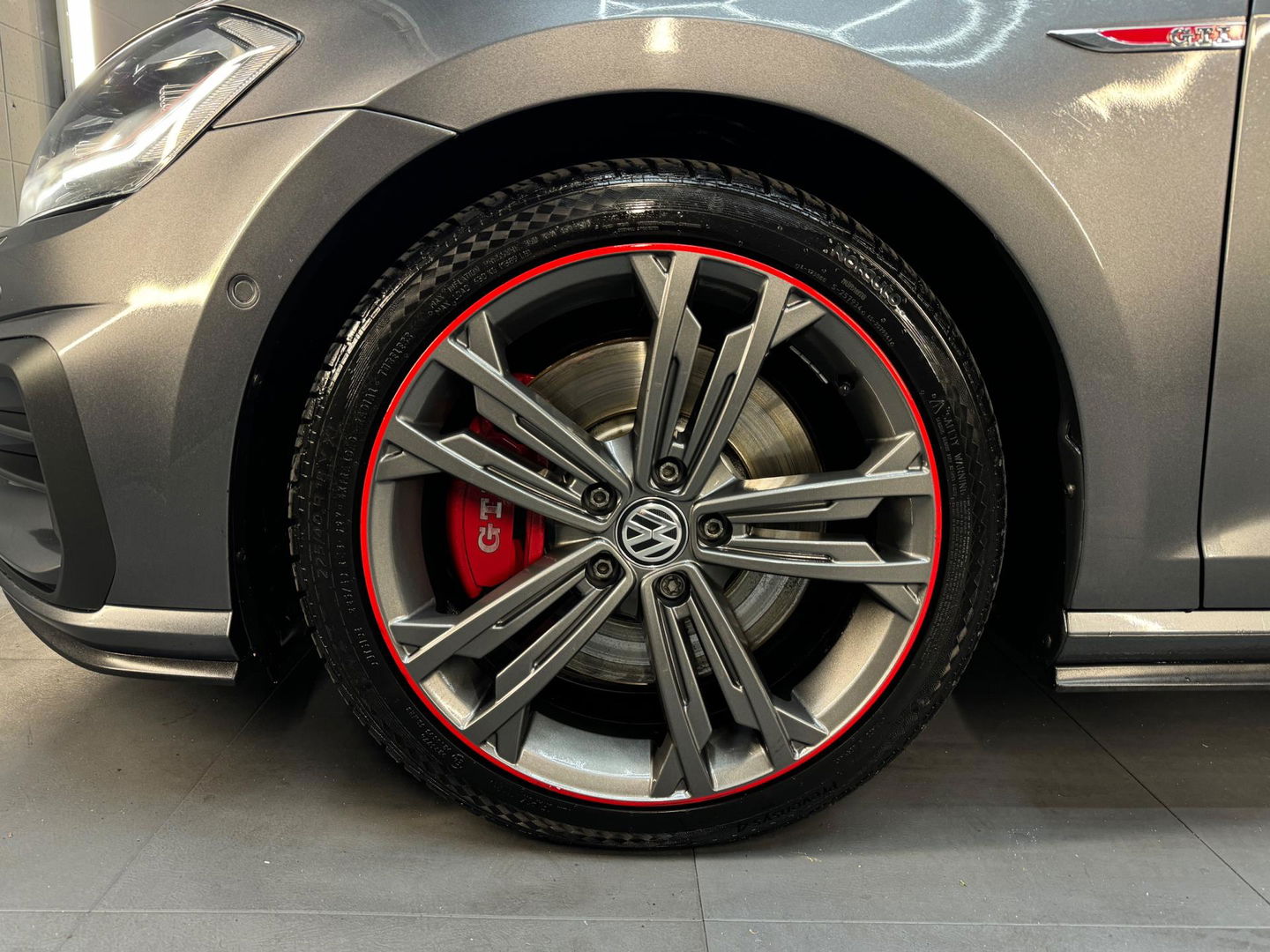 Volkswagen Golf 2.0 TSI GTI Performance Pano|Dynaudio|Keyless|Dodehoek|ACC|Lane Assist|Camera|ParkPilot|Standkachel|Sfeer|Stoelver