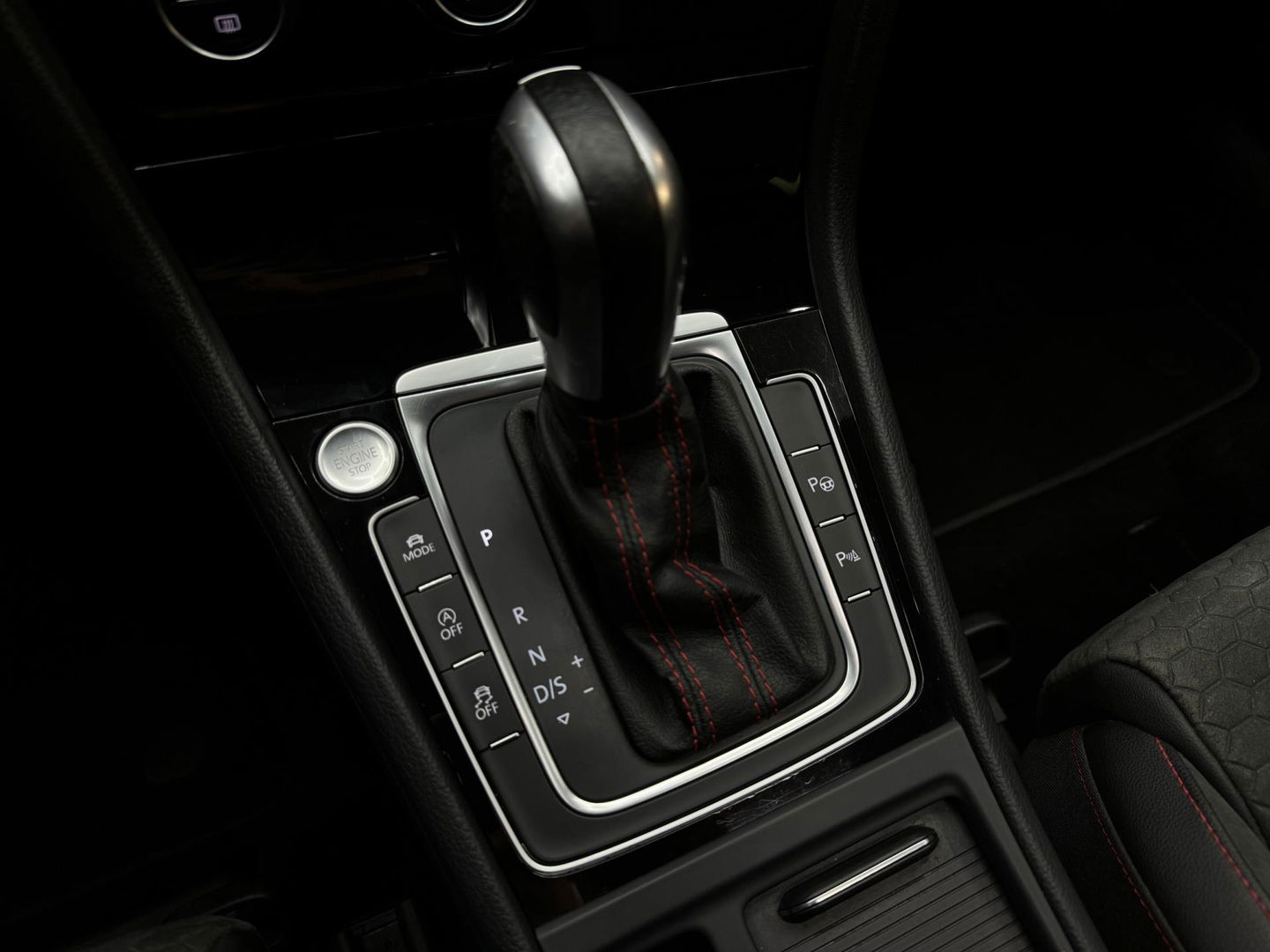 Volkswagen Golf 2.0 TSI GTI Performance Pano|Dynaudio|Keyless|Dodehoek|ACC|Lane Assist|Camera|ParkPilot|Standkachel|Sfeer|Stoelver