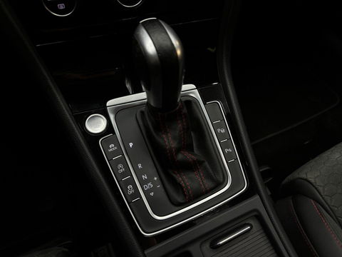 Volkswagen Golf 2.0 TSI GTI Performance Pano|Dynaudio|Keyless|Dodehoek|ACC|Lane Assist|Camera|ParkPilot|Standkachel|Sfeer|Stoelver