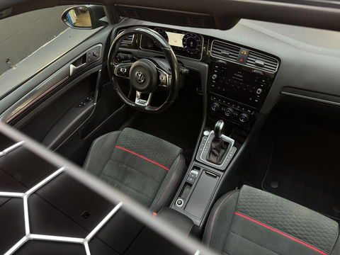 Volkswagen Golf 2.0 TSI GTI Performance Pano|Dynaudio|Keyless|Dodehoek|ACC|Lane Assist|Camera|ParkPilot|Standkachel|Sfeer|Stoelver