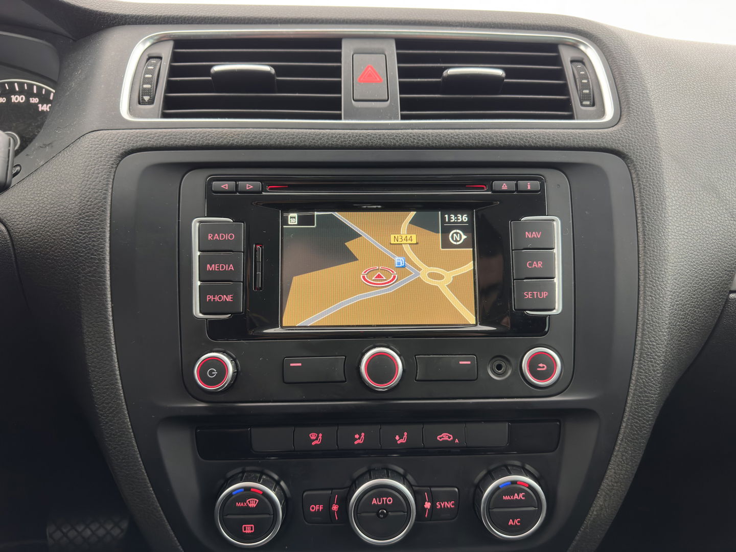 Volkswagen Jetta 1.4 TSI Hybrid Highline Aut. *XENON | NAVI-FULLMAP | COMFORT-SEATS | PRIVACY-GLASS | SHIFT-PADDLES |  ECC | PDC | CRUISE | 17''ALU*