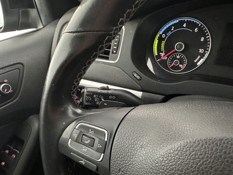Volkswagen Jetta 1.4 TSI Hybrid Highline Aut. *XENON | NAVI-FULLMAP | COMFORT-SEATS | PRIVACY-GLASS | SHIFT-PADDLES |  ECC | PDC | CRUISE | 17''ALU*