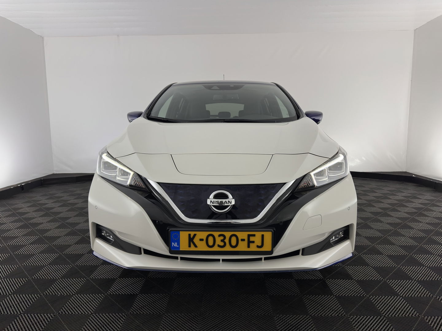 Nissan Leaf e+ Tekna 62 kWh {SOH-95%} (INCL-BTW) *Aut.*LEATHER-MICROFIBRE | FULL-LED | ADAPTIVE-CRUISE | BOSE-AUDIO | TOP-VIEW | DAB | KEYLESS | NAVI-FULLMAP | DAB | HEATED-COMFORTSEATS | BLIND-SPOT | PRIVACY-GLASS | 17''ALU*