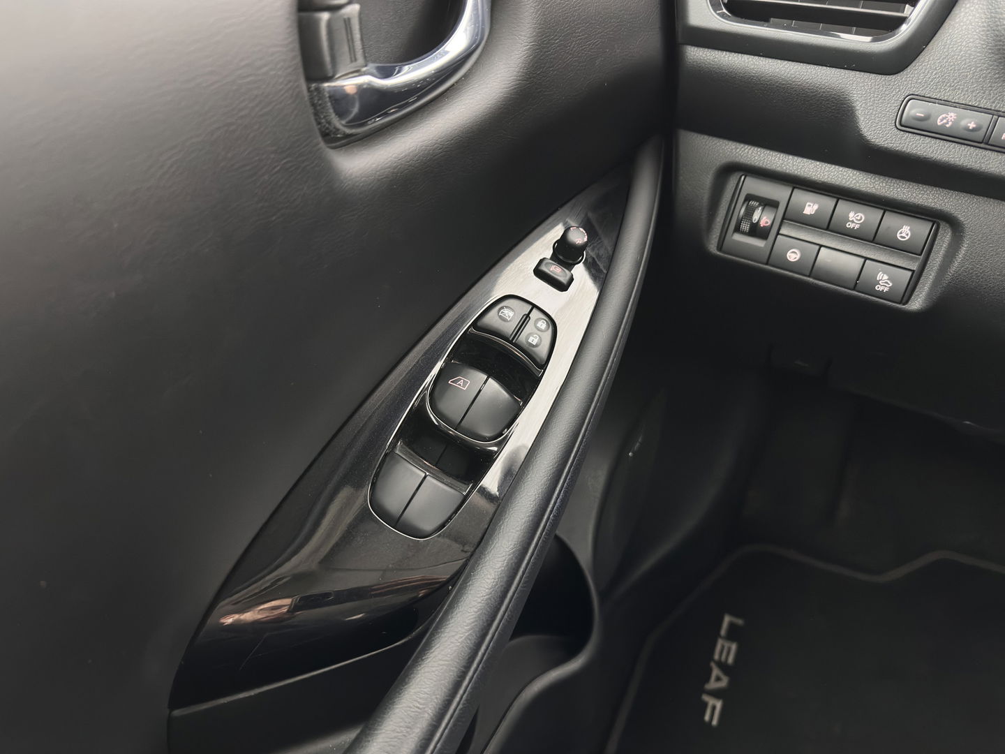 Nissan Leaf e+ Tekna 62 kWh {SOH-95%} (INCL-BTW) *Aut.*LEATHER-MICROFIBRE | FULL-LED | ADAPTIVE-CRUISE | BOSE-AUDIO | TOP-VIEW | DAB | KEYLESS | NAVI-FULLMAP | DAB | HEATED-COMFORTSEATS | BLIND-SPOT | PRIVACY-GLASS | 17''ALU*