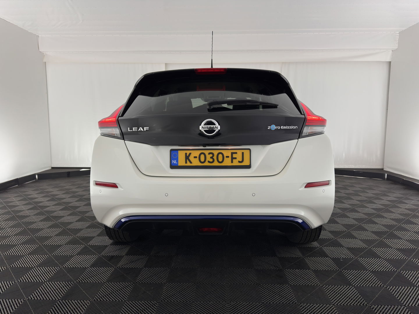 Nissan Leaf e+ Tekna 62 kWh {SOH-95%} (INCL-BTW) *Aut.*LEATHER-MICROFIBRE | FULL-LED | ADAPTIVE-CRUISE | BOSE-AUDIO | TOP-VIEW | DAB | KEYLESS | NAVI-FULLMAP | DAB | HEATED-COMFORTSEATS | BLIND-SPOT | PRIVACY-GLASS | 17''ALU*