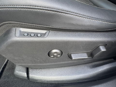 Opel Grandland X 1.6 Turbo Elegance|181PK|Automaat|Airco|Leder|Apple carplay|Camera|Cruise control|Memory stoelen