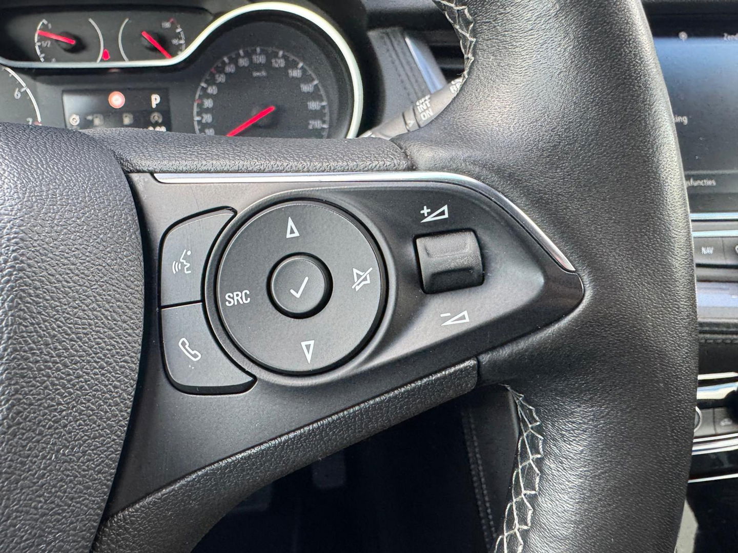 Opel Grandland X 1.6 Turbo Elegance|181PK|Automaat|Airco|Leder|Apple carplay|Camera|Cruise control|Memory stoelen