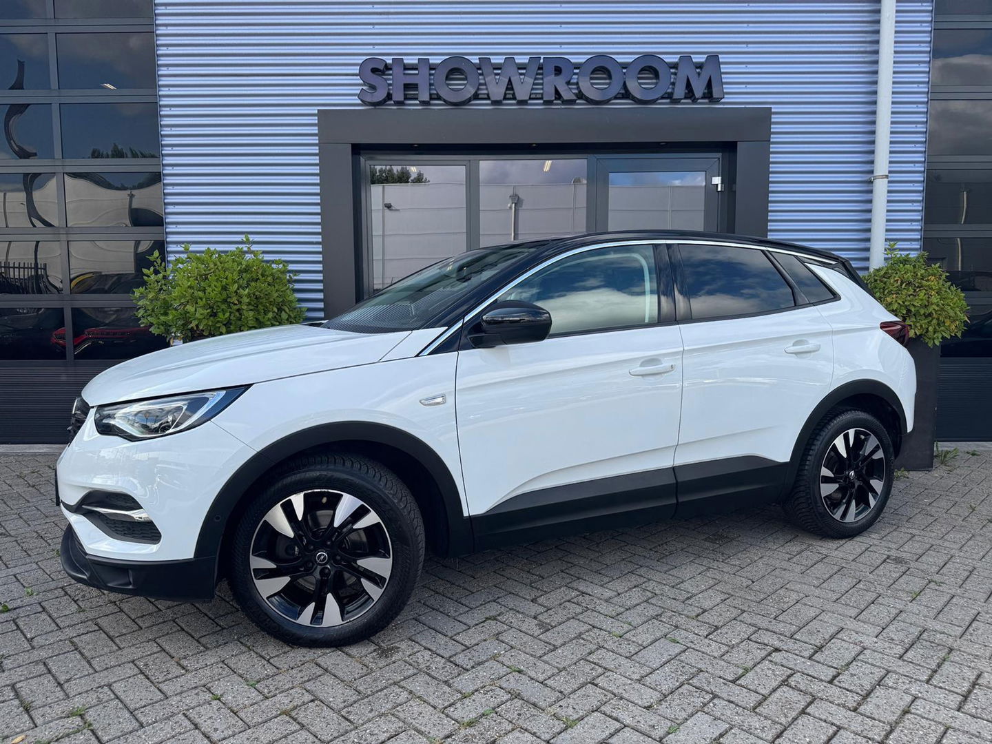 Opel Grandland X 1.6 Turbo Elegance|181PK|Automaat|Airco|Leder|Apple carplay|Camera|Cruise control|Memory stoelen