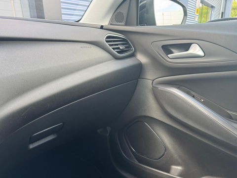 Opel Grandland X 1.6 Turbo Elegance|181PK|Automaat|Airco|Leder|Apple carplay|Camera|Cruise control|Memory stoelen