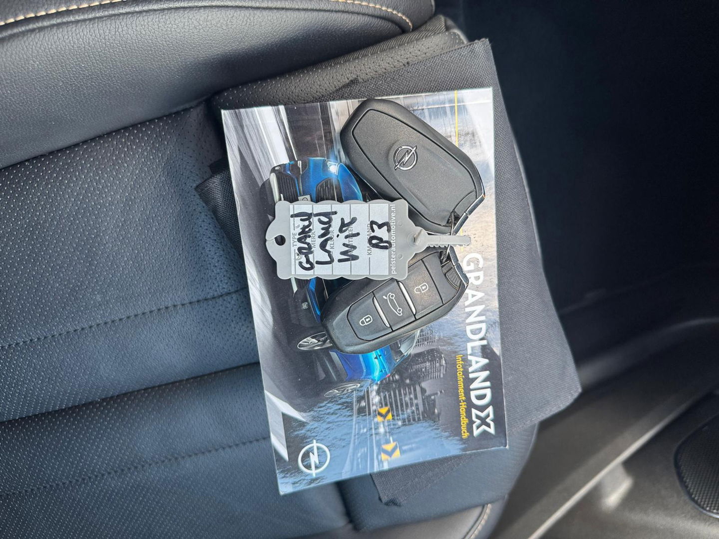 Opel Grandland X 1.6 Turbo Elegance|181PK|Automaat|Airco|Leder|Apple carplay|Camera|Cruise control|Memory stoelen