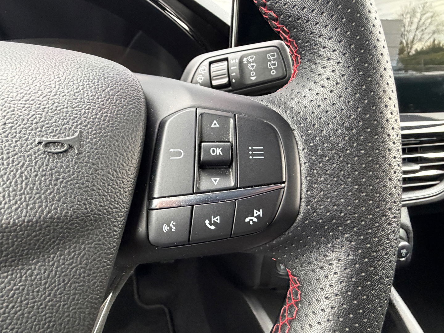 Ford FOCUS Wagon 1.0 EcoBoost Hybrid ST Line X|Camera|Applecarplay|ACC|Dodehoek|Stoel en Stuurverwarming