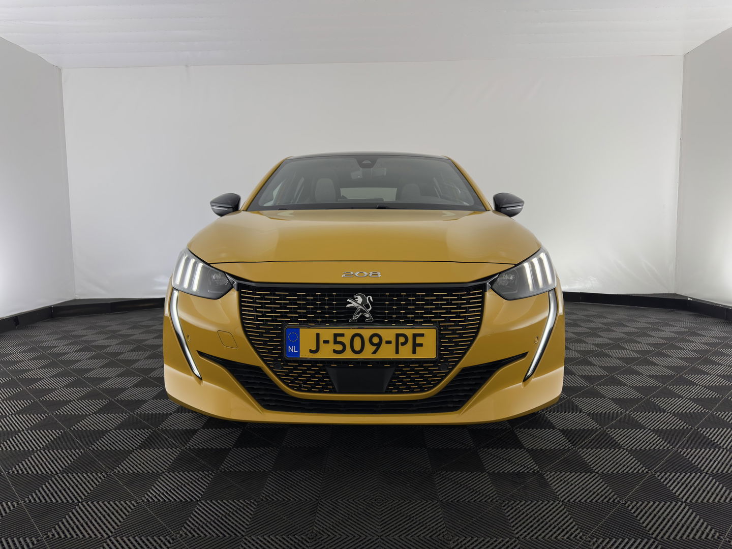 Peugeot e-208 EV GT 350 50 kWh [ 3-Fase ] {SOH-100%} (INCL-BTW) *PANO | FULL-LED | DIGI-COCKPIT | BLINDSPOT | CAMERA | LEATHER-ALCANTARA | AMBIENT-LIGHT | NAVI-FULLMAP | LANE-ASSIST | KEYLESS | DAB | CCS-FASTLOADER | HEATED-SPORTSEATS | 17"ALU*