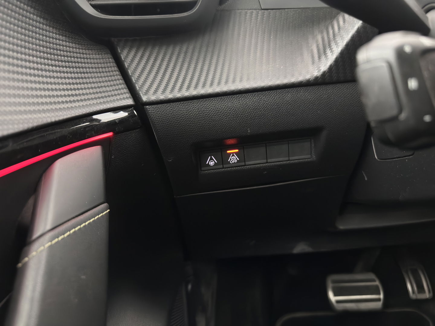 Peugeot e-208 EV GT 350 50 kWh [ 3-Fase ] {SOH-100%} (INCL-BTW) *PANO | FULL-LED | DIGI-COCKPIT | BLINDSPOT | CAMERA | LEATHER-ALCANTARA | AMBIENT-LIGHT | NAVI-FULLMAP | LANE-ASSIST | KEYLESS | DAB | CCS-FASTLOADER | HEATED-SPORTSEATS | 17"ALU*