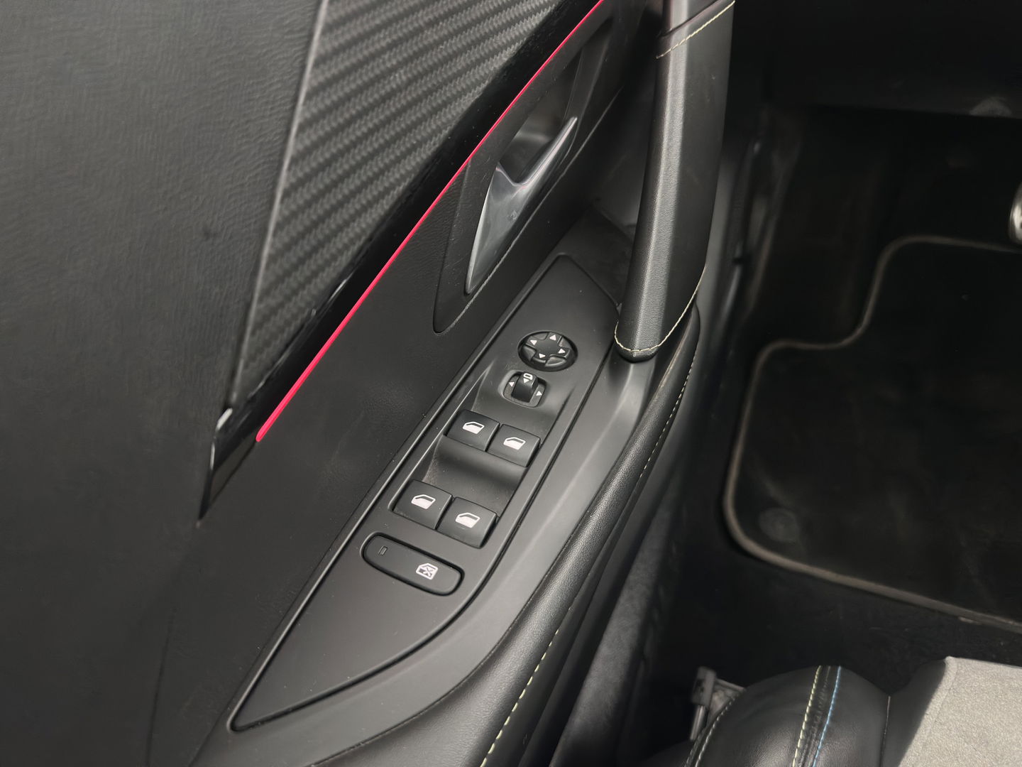 Peugeot e-208 EV GT 350 50 kWh [ 3-Fase ] {SOH-100%} (INCL-BTW) *PANO | FULL-LED | DIGI-COCKPIT | BLINDSPOT | CAMERA | LEATHER-ALCANTARA | AMBIENT-LIGHT | NAVI-FULLMAP | LANE-ASSIST | KEYLESS | DAB | CCS-FASTLOADER | HEATED-SPORTSEATS | 17"ALU*