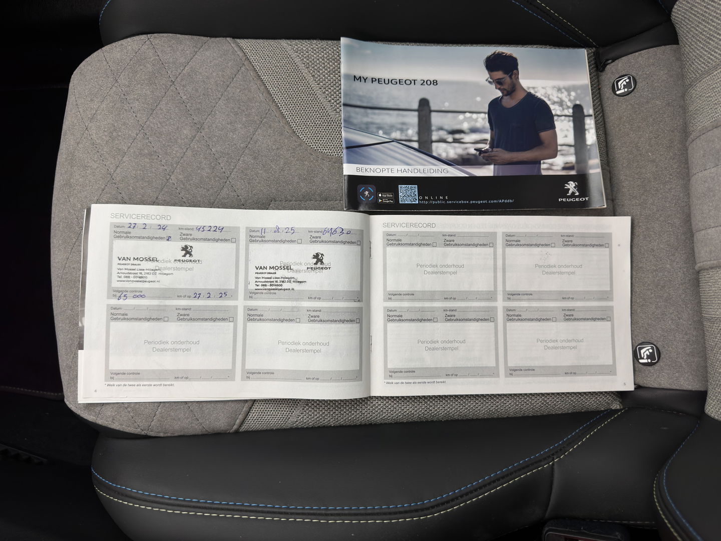 Peugeot e-208 EV GT 350 50 kWh [ 3-Fase ] {SOH-100%} (INCL-BTW) *PANO | FULL-LED | DIGI-COCKPIT | BLINDSPOT | CAMERA | LEATHER-ALCANTARA | AMBIENT-LIGHT | NAVI-FULLMAP | LANE-ASSIST | KEYLESS | DAB | CCS-FASTLOADER | HEATED-SPORTSEATS | 17"ALU*