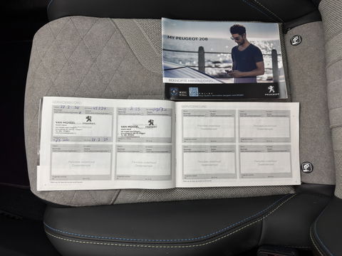 Peugeot e-208 EV GT 350 50 kWh [ 3-Fase ] {SOH-100%} (INCL-BTW) *PANO | FULL-LED | DIGI-COCKPIT | BLINDSPOT | CAMERA | LEATHER-ALCANTARA | AMBIENT-LIGHT | NAVI-FULLMAP | LANE-ASSIST | KEYLESS | DAB | CCS-FASTLOADER | HEATED-SPORTSEATS | 17"ALU*