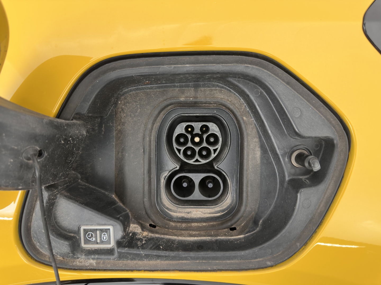 Peugeot e-208 EV GT 350 50 kWh [ 3-Fase ] {SOH-100%} (INCL-BTW) *PANO | FULL-LED | DIGI-COCKPIT | BLINDSPOT | CAMERA | LEATHER-ALCANTARA | AMBIENT-LIGHT | NAVI-FULLMAP | LANE-ASSIST | KEYLESS | DAB | CCS-FASTLOADER | HEATED-SPORTSEATS | 17"ALU*