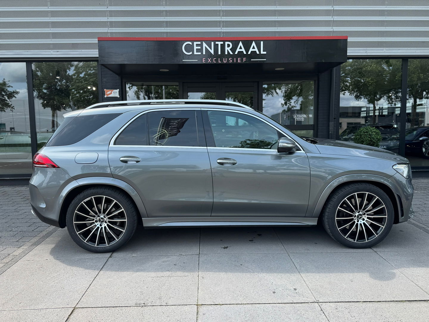 Mercedes-Benz GLE 450 4MATIC AMG Premium Plus|Pano|Burmester|Memory|360Camera|Keyless|Leder|367PK