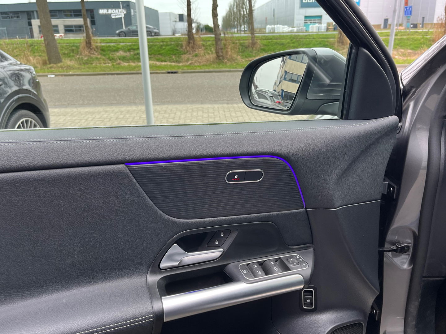 Mercedes-Benz EQA 250 Luxury Line 67 kWh|Pano|BTW|Camera|Keyless|Ambient Light|Stoelverwarming|NL-Auto|190PK