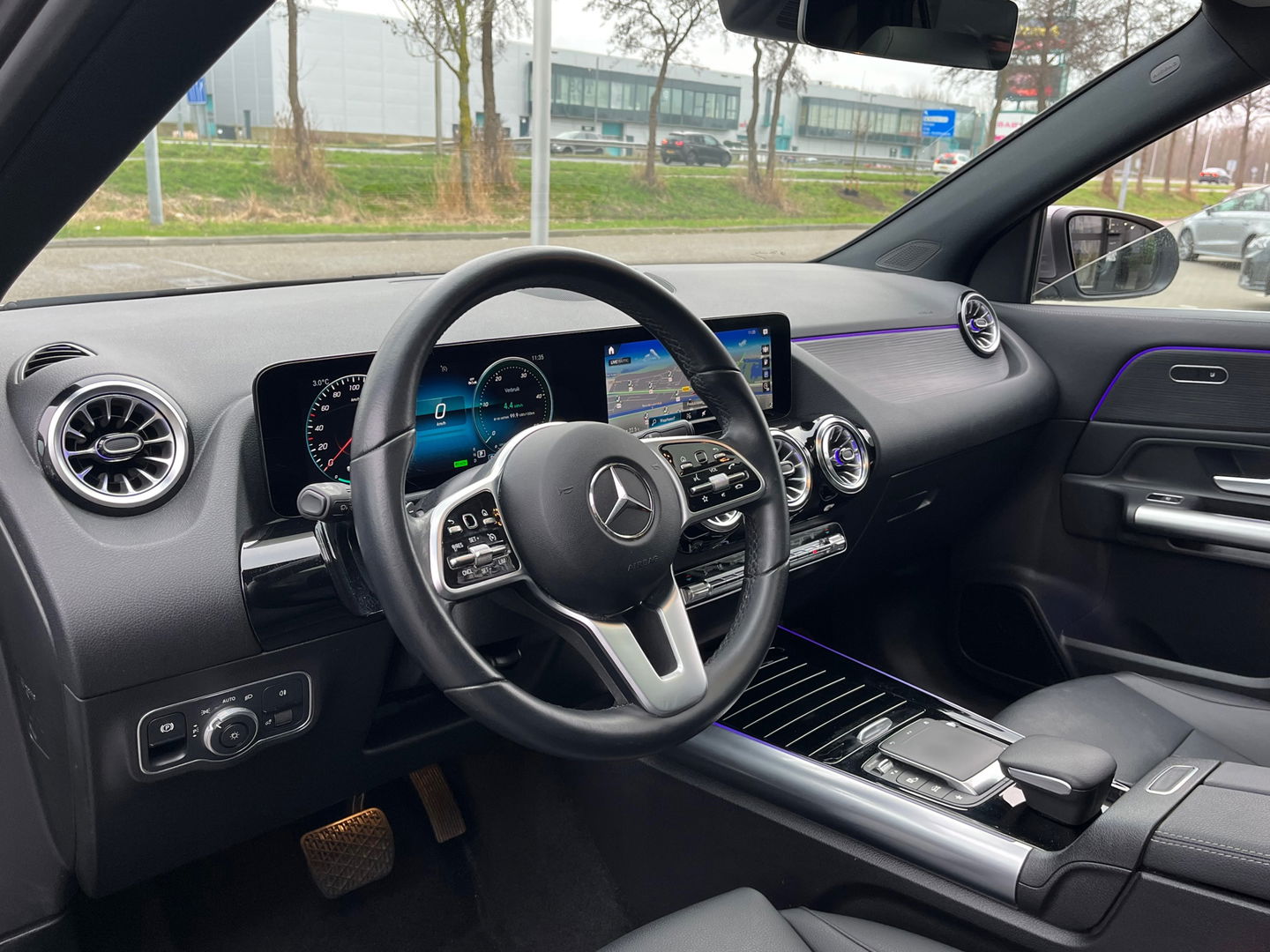 Mercedes-Benz EQA 250 Luxury Line 67 kWh|Pano|BTW|Camera|Keyless|Ambient Light|Stoelverwarming|NL-Auto|190PK