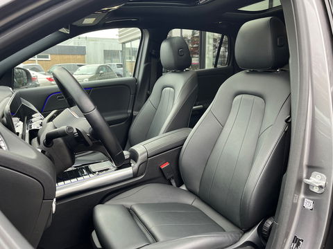 Mercedes-Benz EQA 250 Luxury Line 67 kWh|Pano|BTW|Camera|Keyless|Ambient Light|Stoelverwarming|NL-Auto|190PK