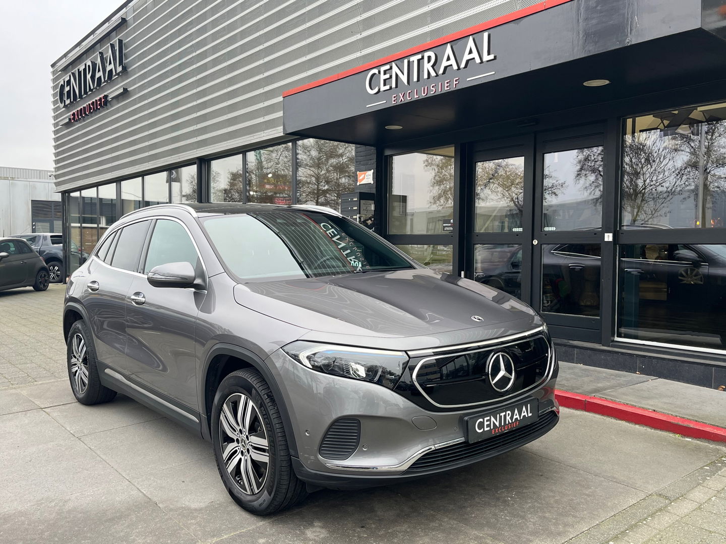 Mercedes-Benz EQA 250 Luxury Line 67 kWh|Pano|BTW|Camera|Keyless|Ambient Light|Stoelverwarming|NL-Auto|190PK