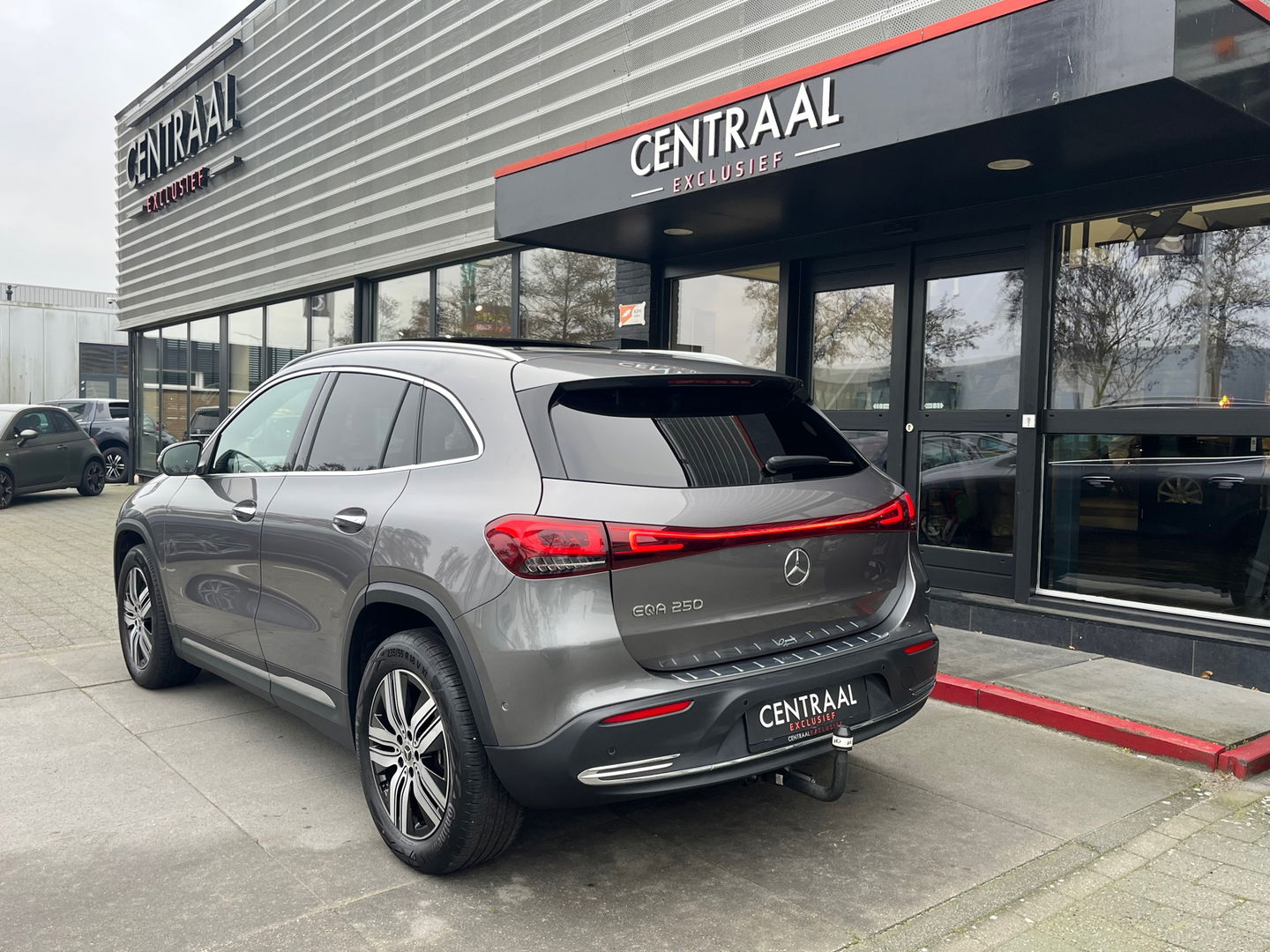 Mercedes-Benz EQA 250 Luxury Line 67 kWh|Pano|BTW|Camera|Keyless|Ambient Light|Stoelverwarming|NL-Auto|190PK