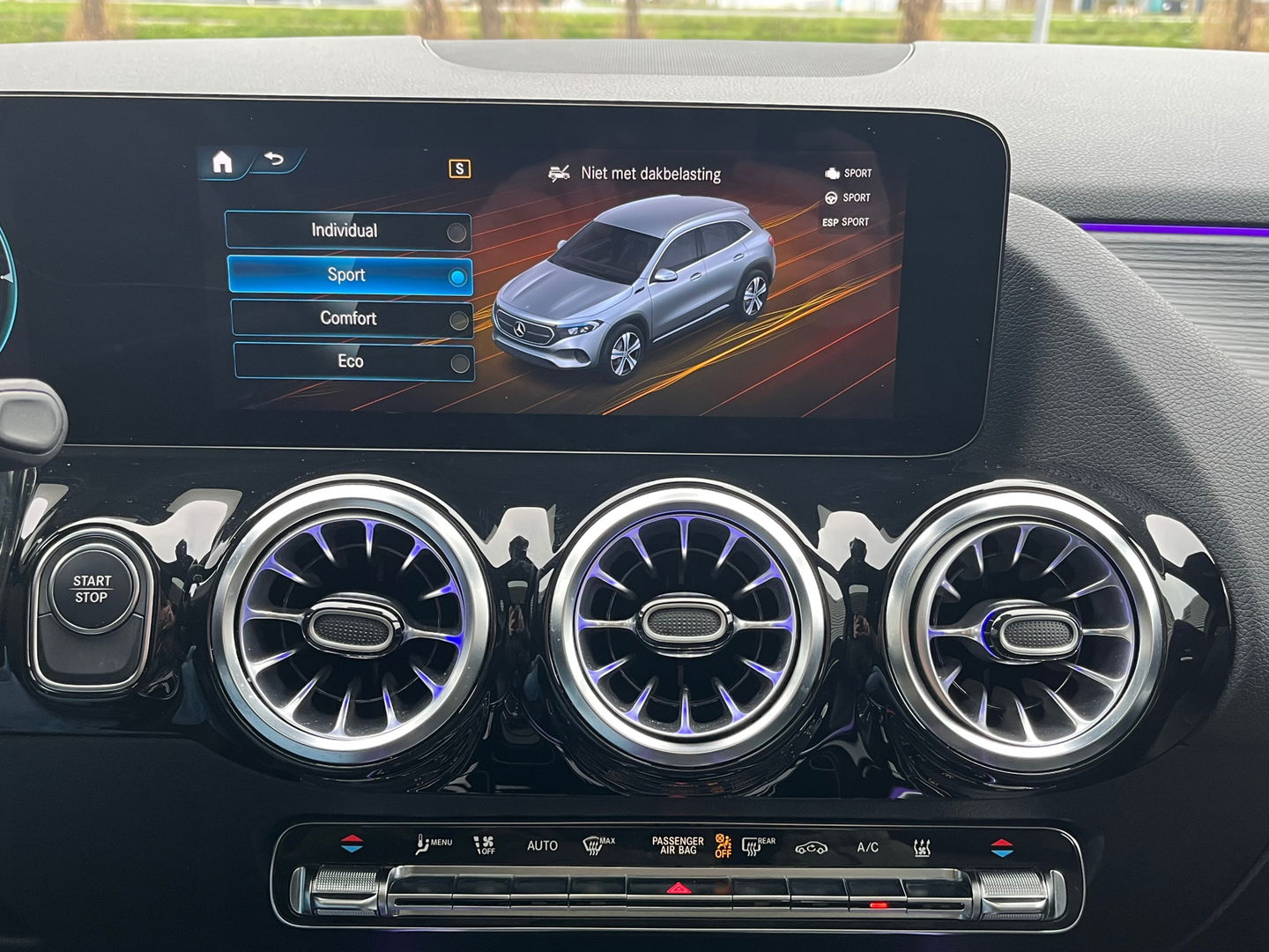 Mercedes-Benz EQA 250 Luxury Line 67 kWh|Pano|BTW|Camera|Keyless|Ambient Light|Stoelverwarming|NL-Auto|190PK