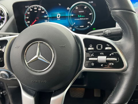Mercedes-Benz EQA 250 Luxury Line 67 kWh|Pano|BTW|Camera|Keyless|Ambient Light|Stoelverwarming|NL-Auto|190PK