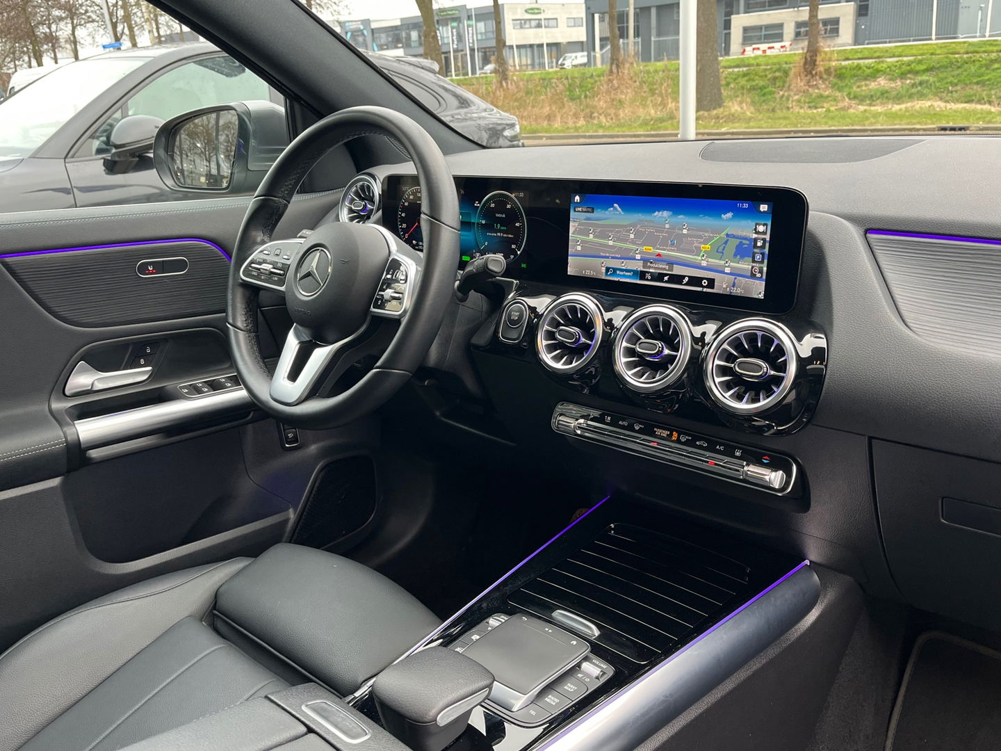 Mercedes-Benz EQA 250 Luxury Line 67 kWh|Pano|BTW|Camera|Keyless|Ambient Light|Stoelverwarming|NL-Auto|190PK