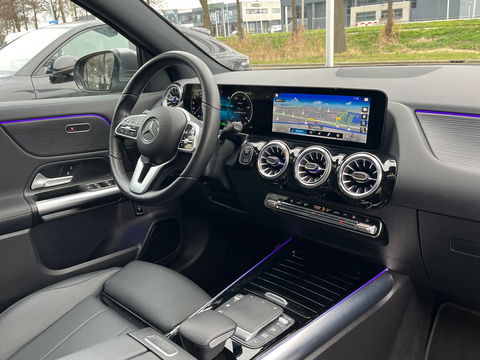 Mercedes-Benz EQA 250 Luxury Line 67 kWh|Pano|BTW|Camera|Keyless|Ambient Light|Stoelverwarming|NL-Auto|190PK