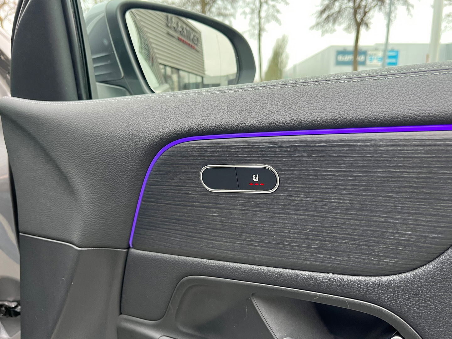 Mercedes-Benz EQA 250 Luxury Line 67 kWh|Pano|BTW|Camera|Keyless|Ambient Light|Stoelverwarming|NL-Auto|190PK