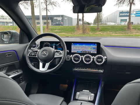 Mercedes-Benz EQA 250 Luxury Line 67 kWh|Pano|BTW|Camera|Keyless|Ambient Light|Stoelverwarming|NL-Auto|190PK