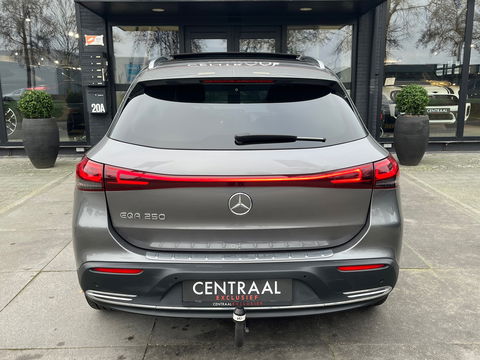 Mercedes-Benz EQA 250 Luxury Line 67 kWh|Pano|BTW|Camera|Keyless|Ambient Light|Stoelverwarming|NL-Auto|190PK