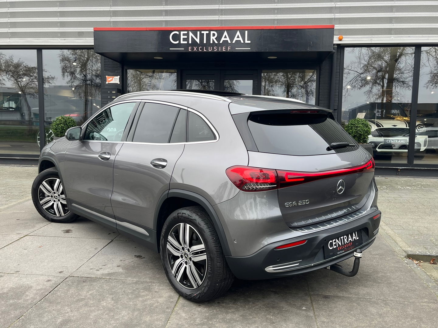 Mercedes-Benz EQA 250 Luxury Line 67 kWh|Pano|BTW|Camera|Keyless|Ambient Light|Stoelverwarming|NL-Auto|190PK