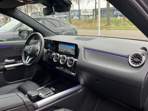 Mercedes-Benz EQA 250 Luxury Line 67 kWh|Pano|BTW|Camera|Keyless|Ambient Light|Stoelverwarming|NL-Auto|190PK