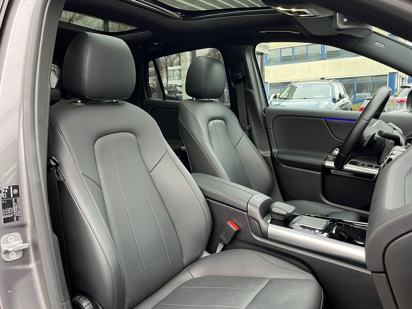 Mercedes-Benz EQA 250 Luxury Line 67 kWh|Pano|BTW|Camera|Keyless|Ambient Light|Stoelverwarming|NL-Auto|190PK