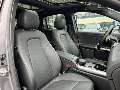 Mercedes-Benz EQA 250 Luxury Line 67 kWh|Pano|BTW|Camera|Keyless|Ambient Light|Stoelverwarming|NL-Auto|190PK