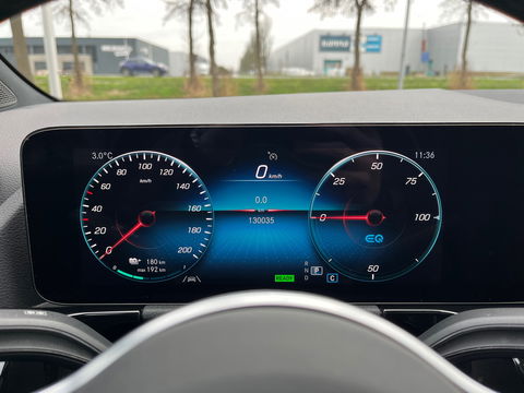 Mercedes-Benz EQA 250 Luxury Line 67 kWh|Pano|BTW|Camera|Keyless|Ambient Light|Stoelverwarming|NL-Auto|190PK