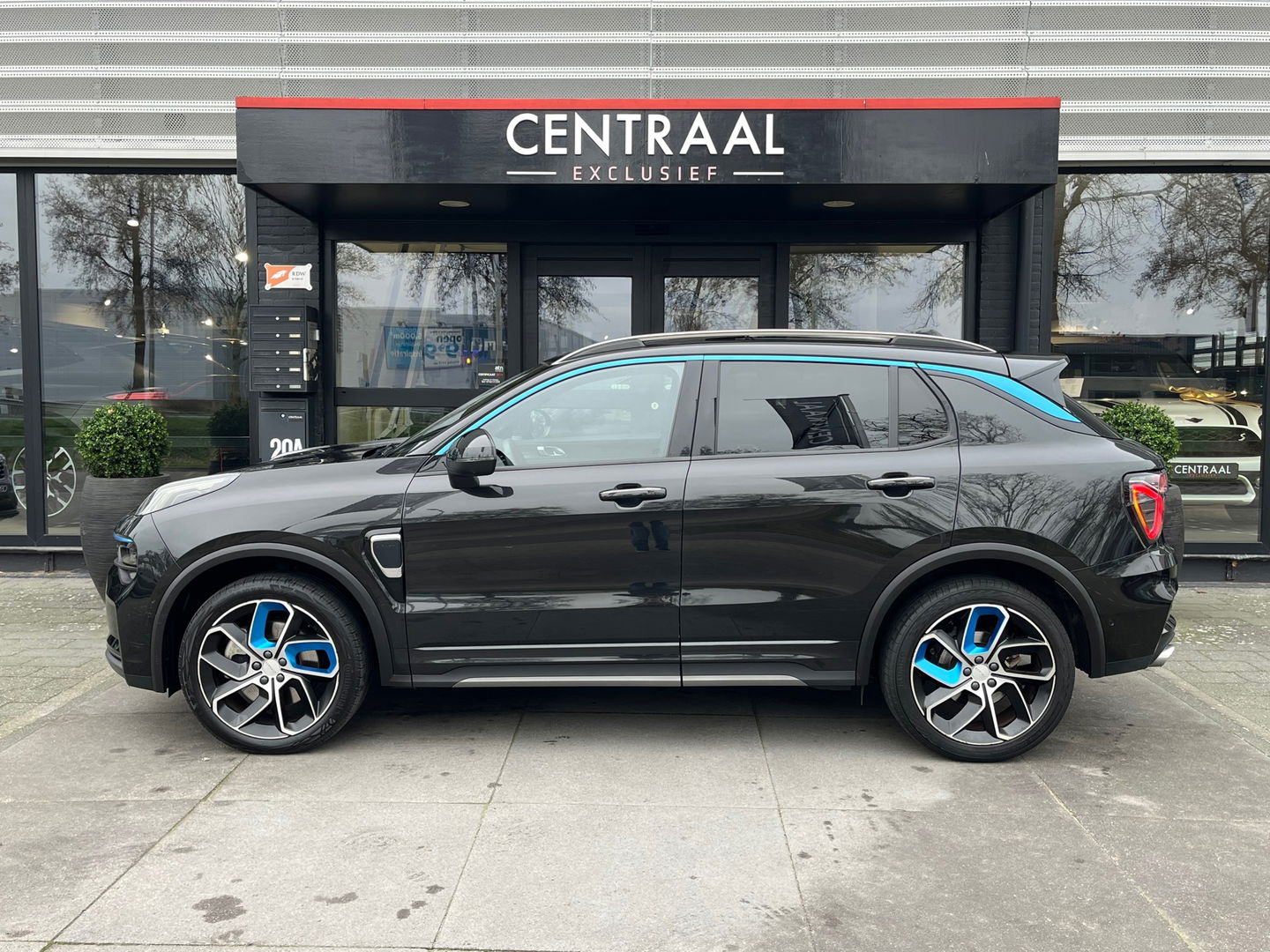 Lynk & Co 01 1.5|Zwarte Hemel|Pano|BTW|Infinity|Memory|360Camera|ACC|Keyless|Carplay|Stoelverwarming|Facelift|NL-Auto