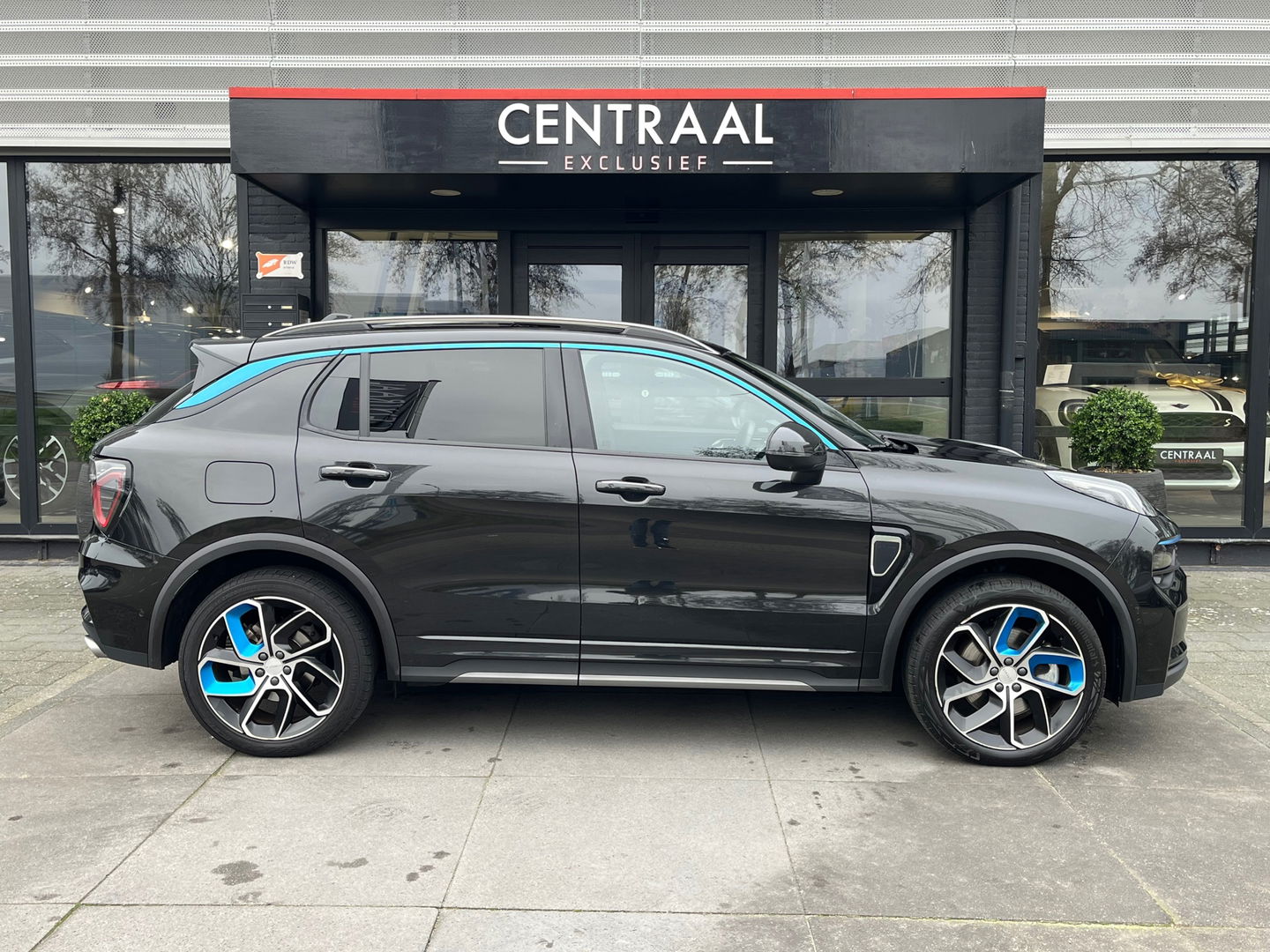 Lynk & Co 01 1.5|Zwarte Hemel|Pano|BTW|Infinity|Memory|360Camera|ACC|Keyless|Carplay|Stoelverwarming|Facelift|NL-Auto