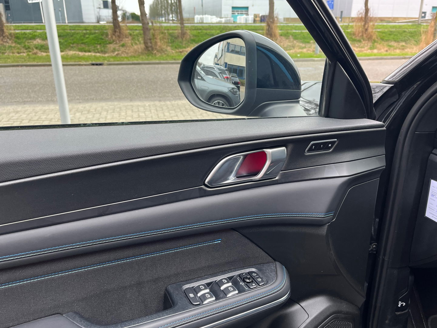 Lynk & Co 01 1.5|Zwarte Hemel|Pano|BTW|Infinity|Memory|360Camera|ACC|Keyless|Carplay|Stoelverwarming|Facelift|NL-Auto