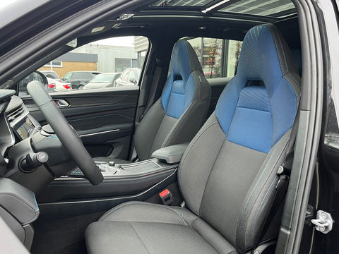 Lynk & Co 01 1.5|Zwarte Hemel|Pano|BTW|Infinity|Memory|360Camera|ACC|Keyless|Carplay|Stoelverwarming|Facelift|NL-Auto