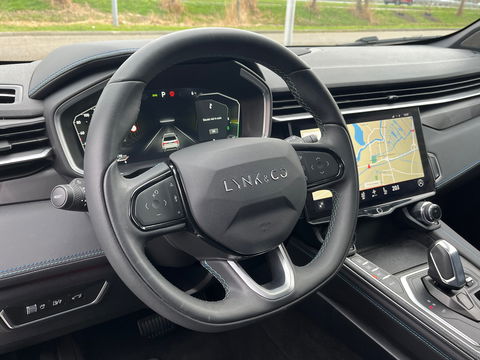 Lynk & Co 01 1.5|Zwarte Hemel|Pano|BTW|Infinity|Memory|360Camera|ACC|Keyless|Carplay|Stoelverwarming|Facelift|NL-Auto