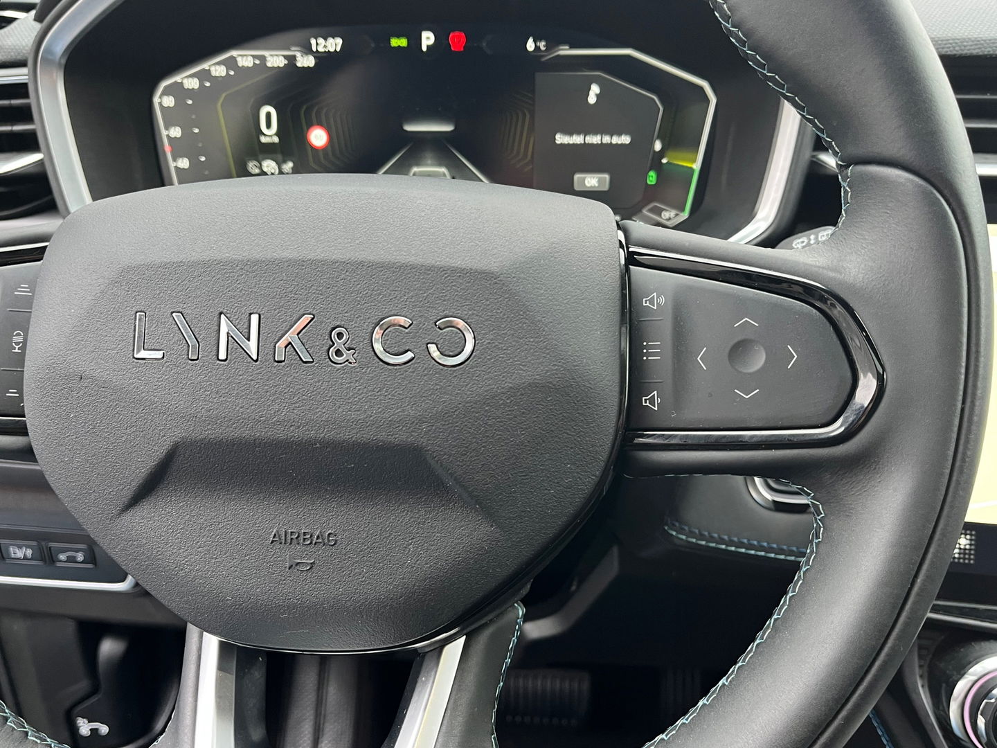 Lynk & Co 01 1.5|Zwarte Hemel|Pano|BTW|Infinity|Memory|360Camera|ACC|Keyless|Carplay|Stoelverwarming|Facelift|NL-Auto
