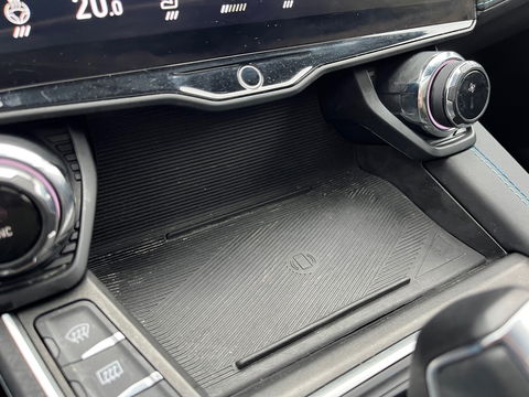 Lynk & Co 01 1.5|Zwarte Hemel|Pano|BTW|Infinity|Memory|360Camera|ACC|Keyless|Carplay|Stoelverwarming|Facelift|NL-Auto