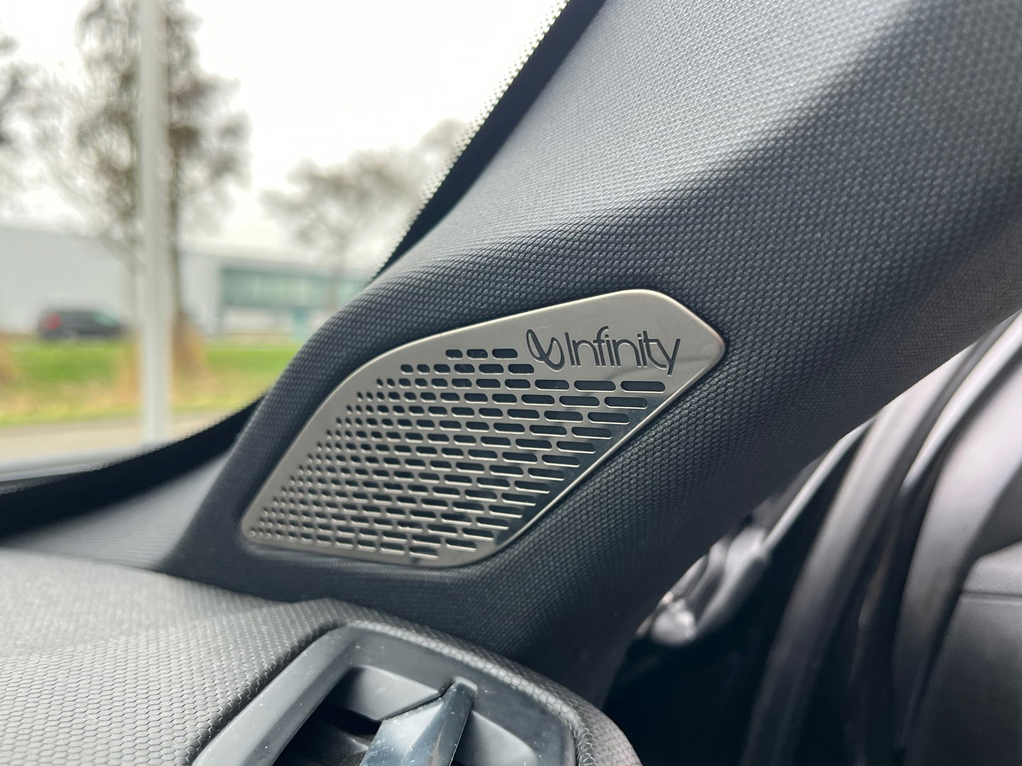 Lynk & Co 01 1.5|Zwarte Hemel|Pano|BTW|Infinity|Memory|360Camera|ACC|Keyless|Carplay|Stoelverwarming|Facelift|NL-Auto