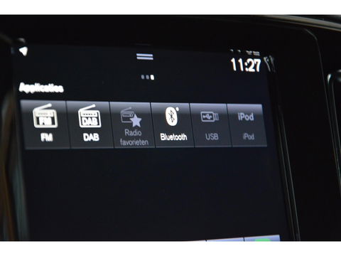 Volvo XC40 T4 Recharge R-Design | Trekhaak 1800KG | Stoel + Stuur Verwarmd | Harman/Kardon | Camera |