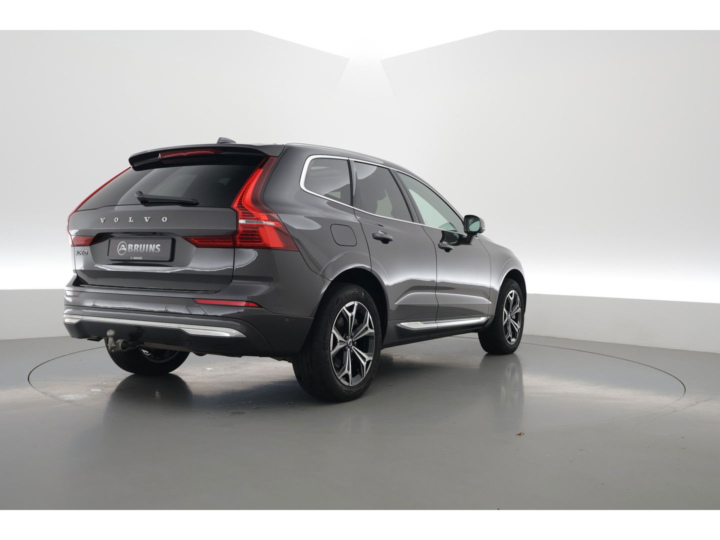 Volvo XC60 2.0 T6 Plug-in hybrid AWD Plus Bright | Long Range |Leer | Pano-dak | 360 camera | Trekhaak elek. | Stoel +  stuurverw. |