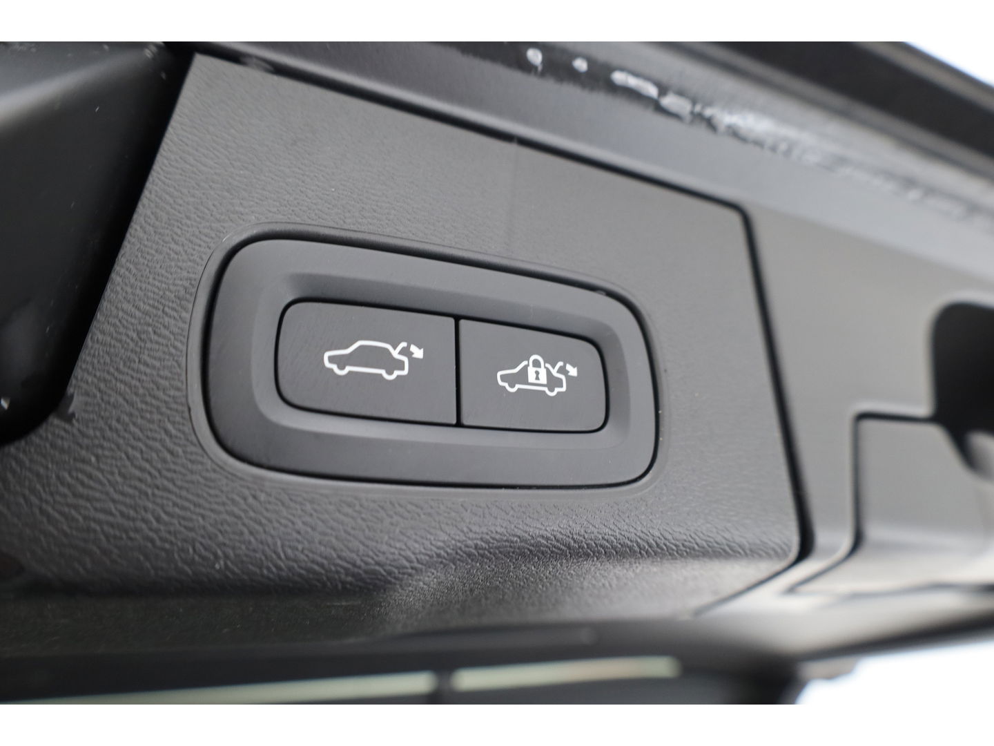 Volvo XC60 2.0 T6 Plug-in hybrid AWD Plus Bright | Long Range |Leer | Pano-dak | 360 camera | Trekhaak elek. | Stoel +  stuurverw. |